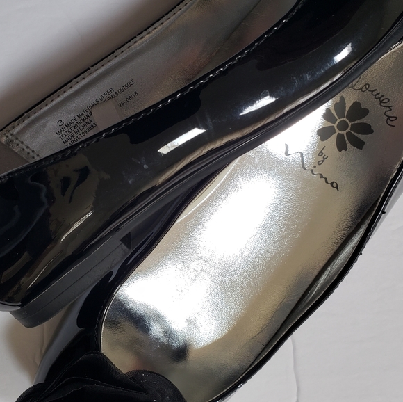 Flowers by Nina black patten slip on size 3 - Picture 7 of 9